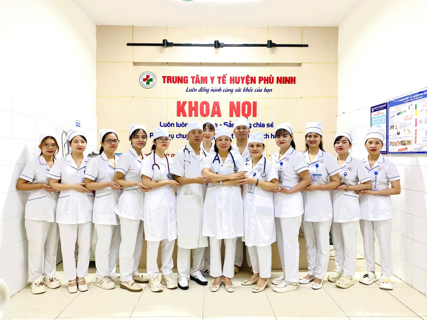 anh khoa noi truyen nhiem